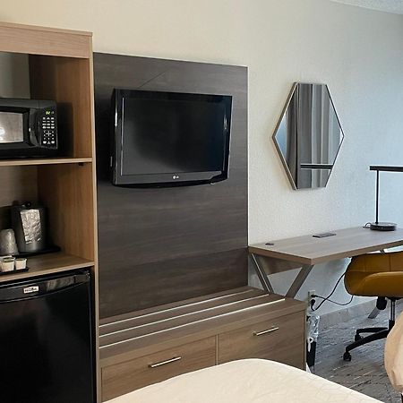 Holiday Inn Express Burlington By Ihg Eksteriør billede