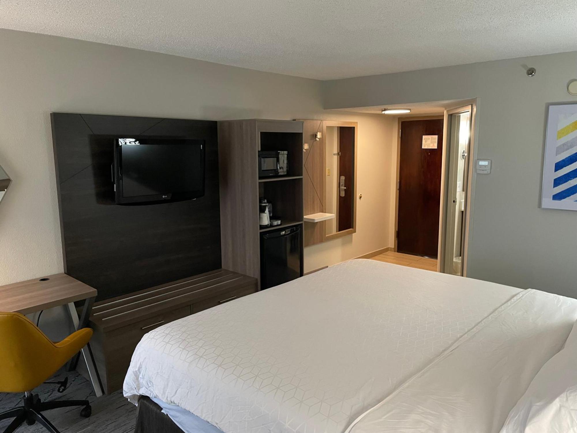 Holiday Inn Express Burlington By Ihg Eksteriør billede