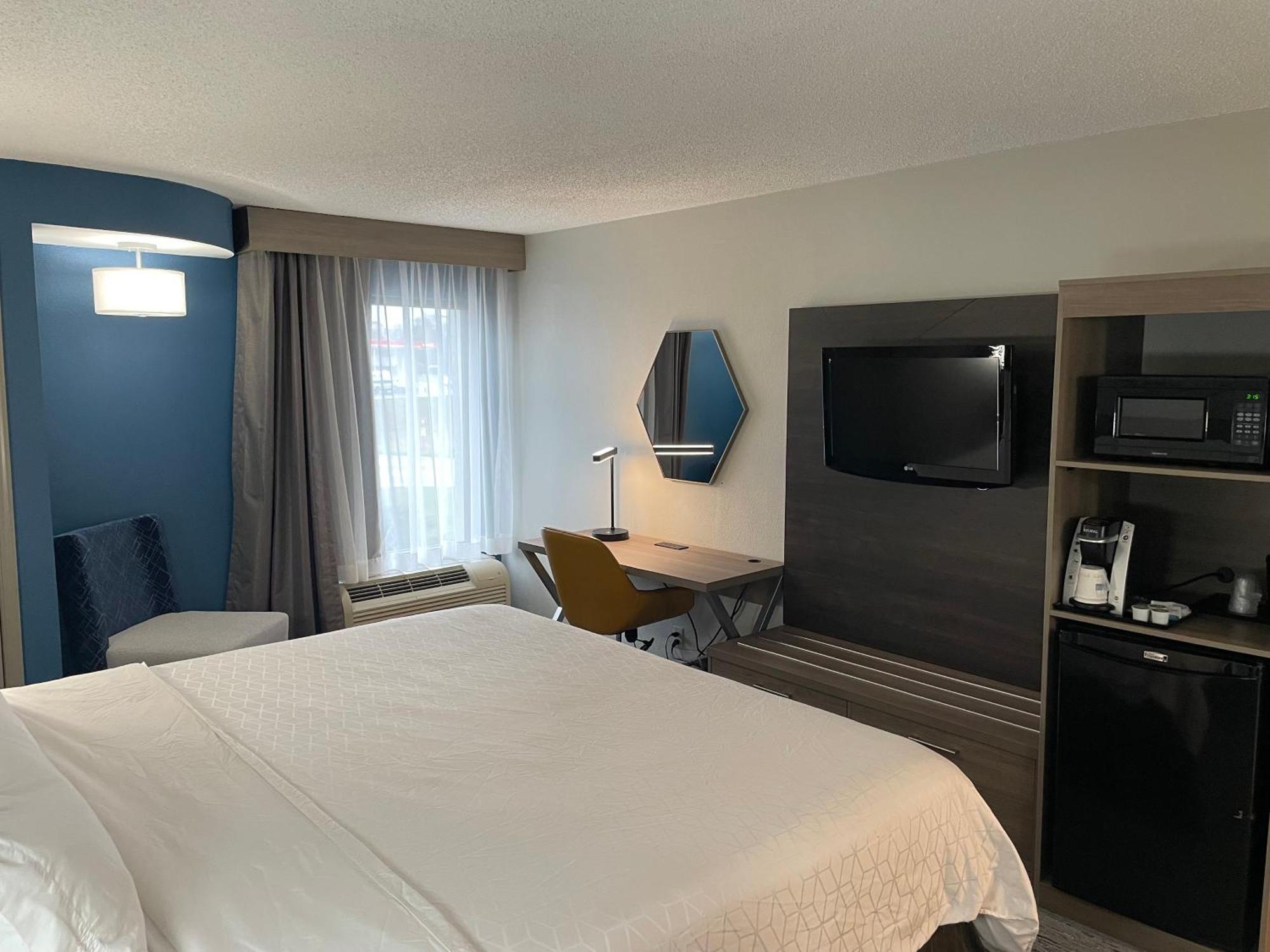 Holiday Inn Express Burlington By Ihg Eksteriør billede