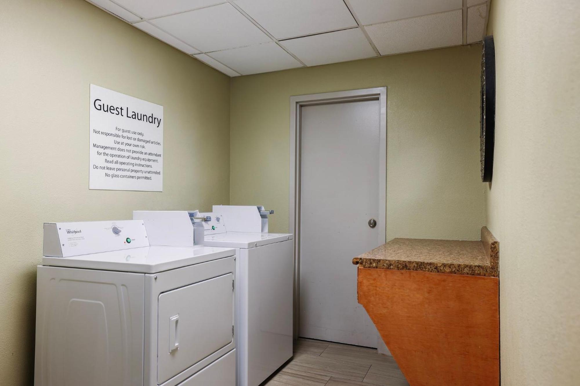Holiday Inn Express Burlington By Ihg Eksteriør billede