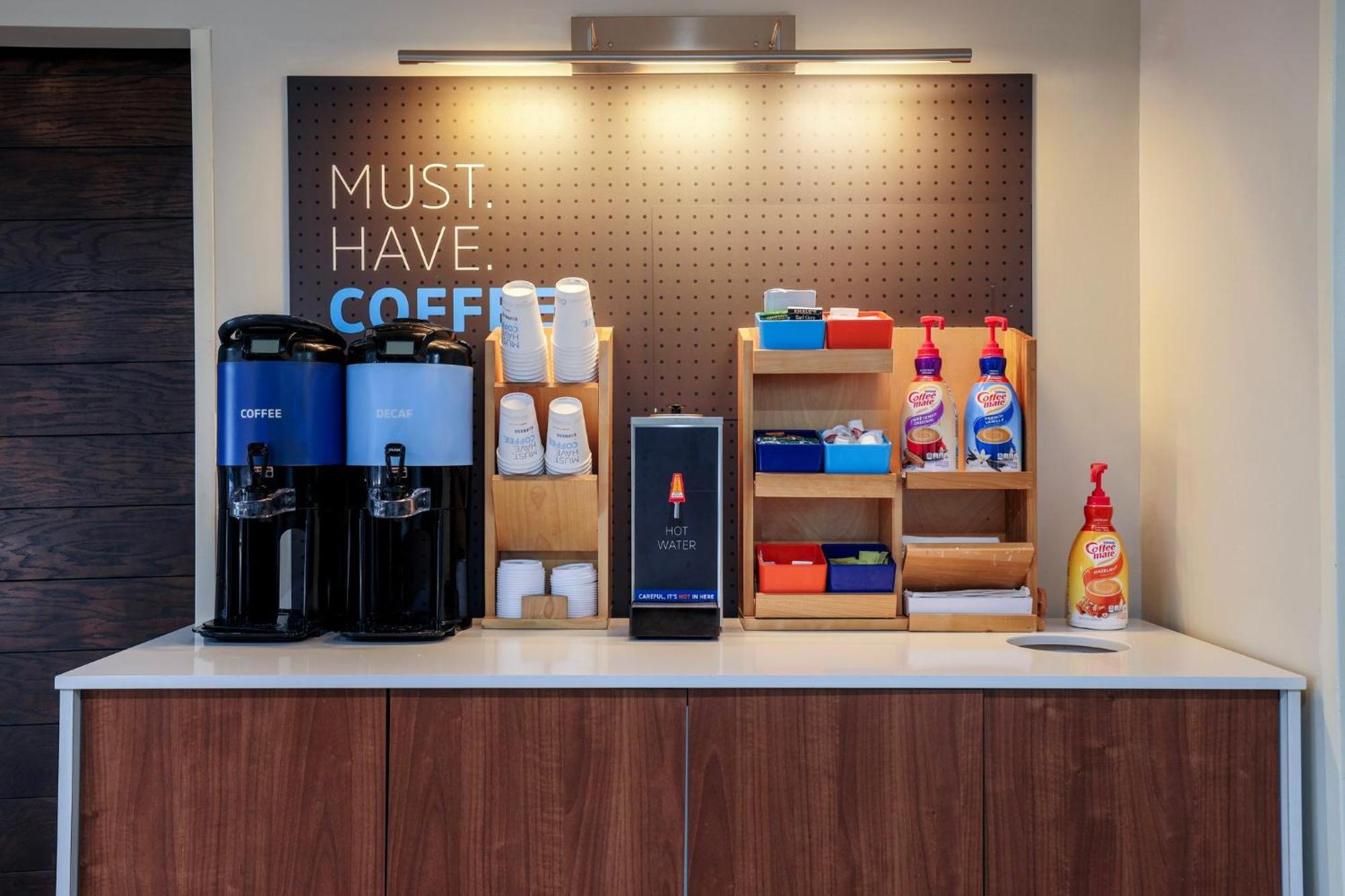 Holiday Inn Express Burlington By Ihg Eksteriør billede