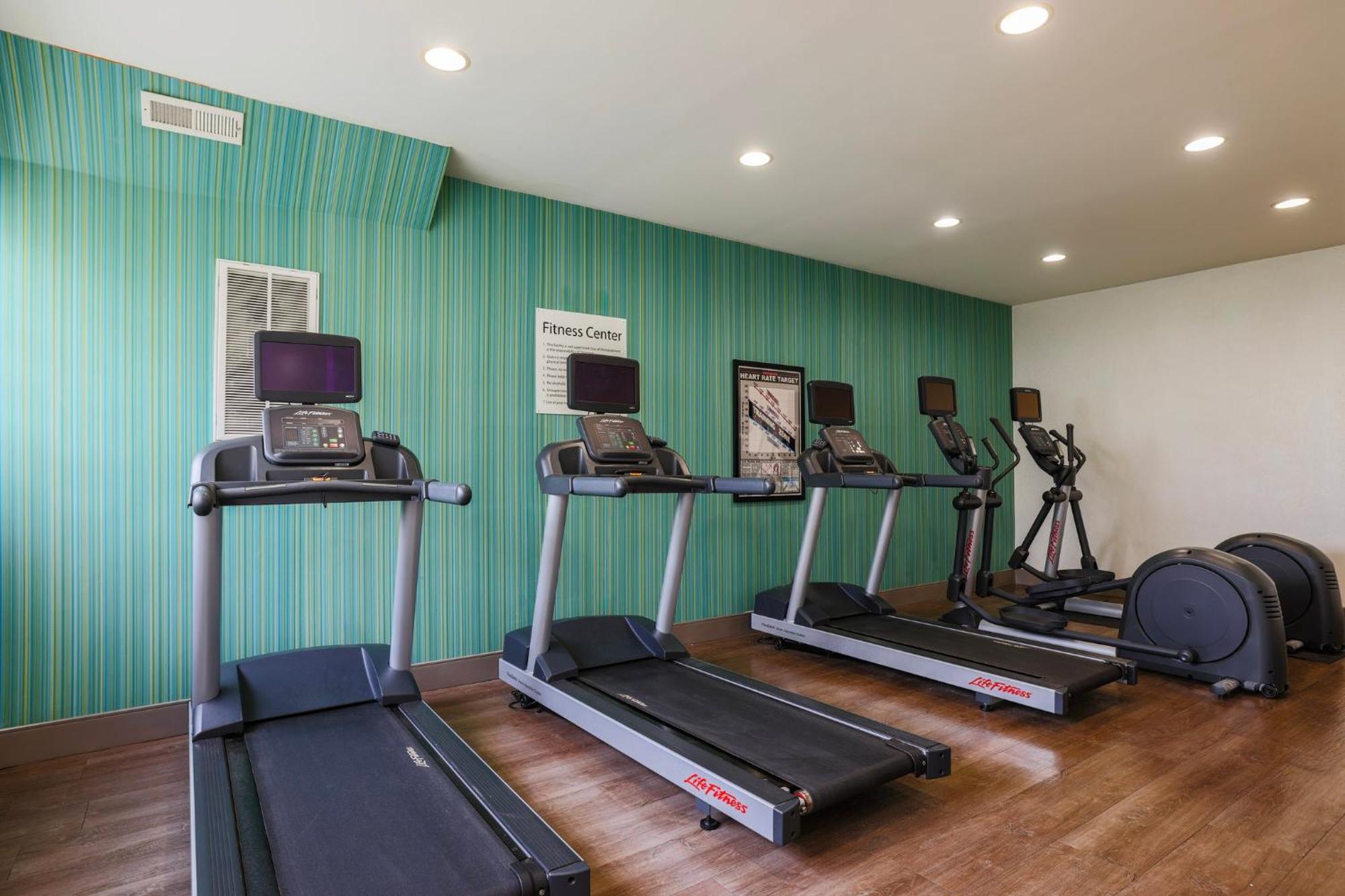 Holiday Inn Express Burlington By Ihg Eksteriør billede