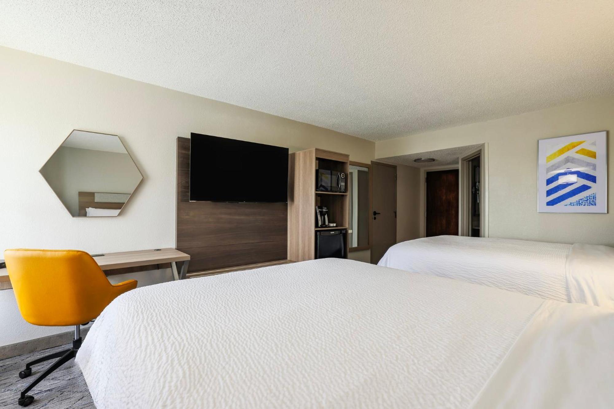 Holiday Inn Express Burlington By Ihg Eksteriør billede