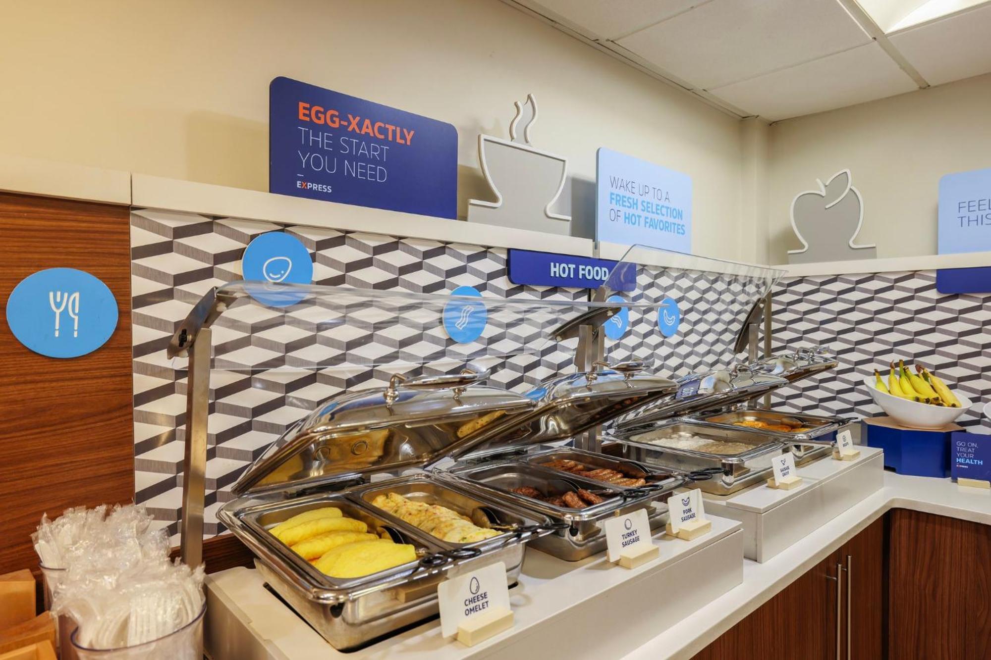 Holiday Inn Express Burlington By Ihg Eksteriør billede