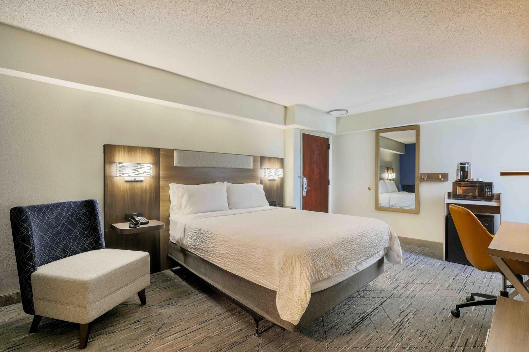 Holiday Inn Express Burlington By Ihg Eksteriør billede