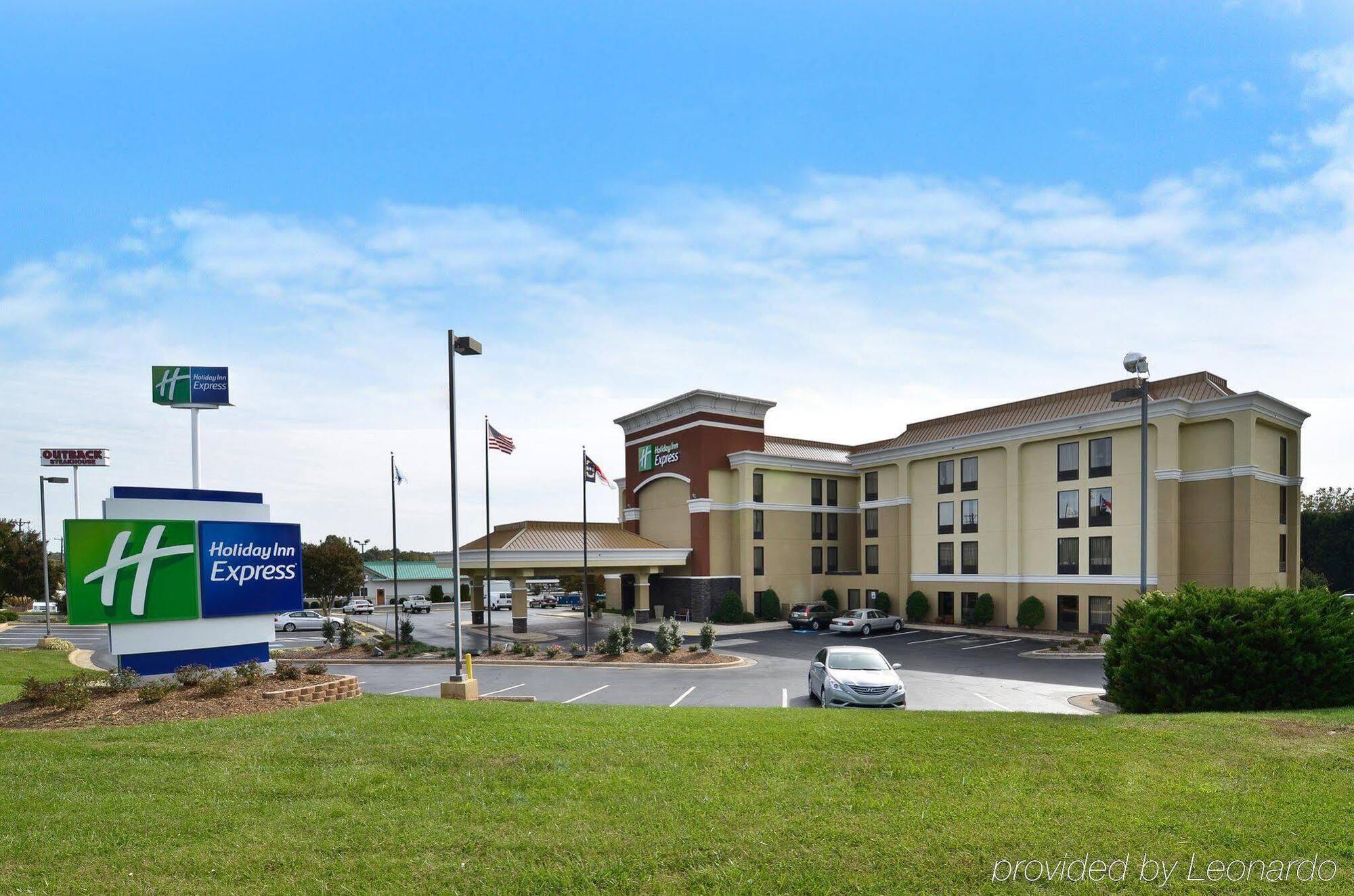 Holiday Inn Express Burlington By Ihg Eksteriør billede